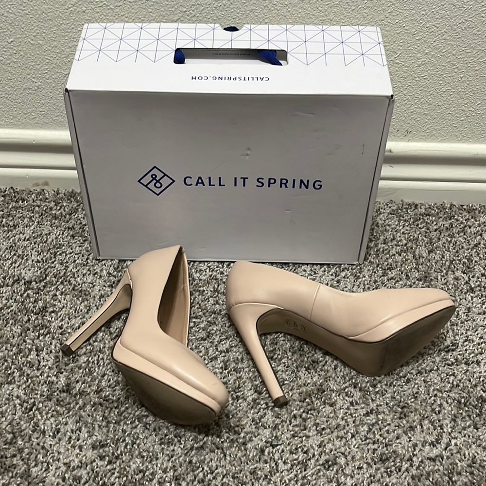 Call it spring nude heels Worn Twice no creases or foot prints or skuffs. Size 6